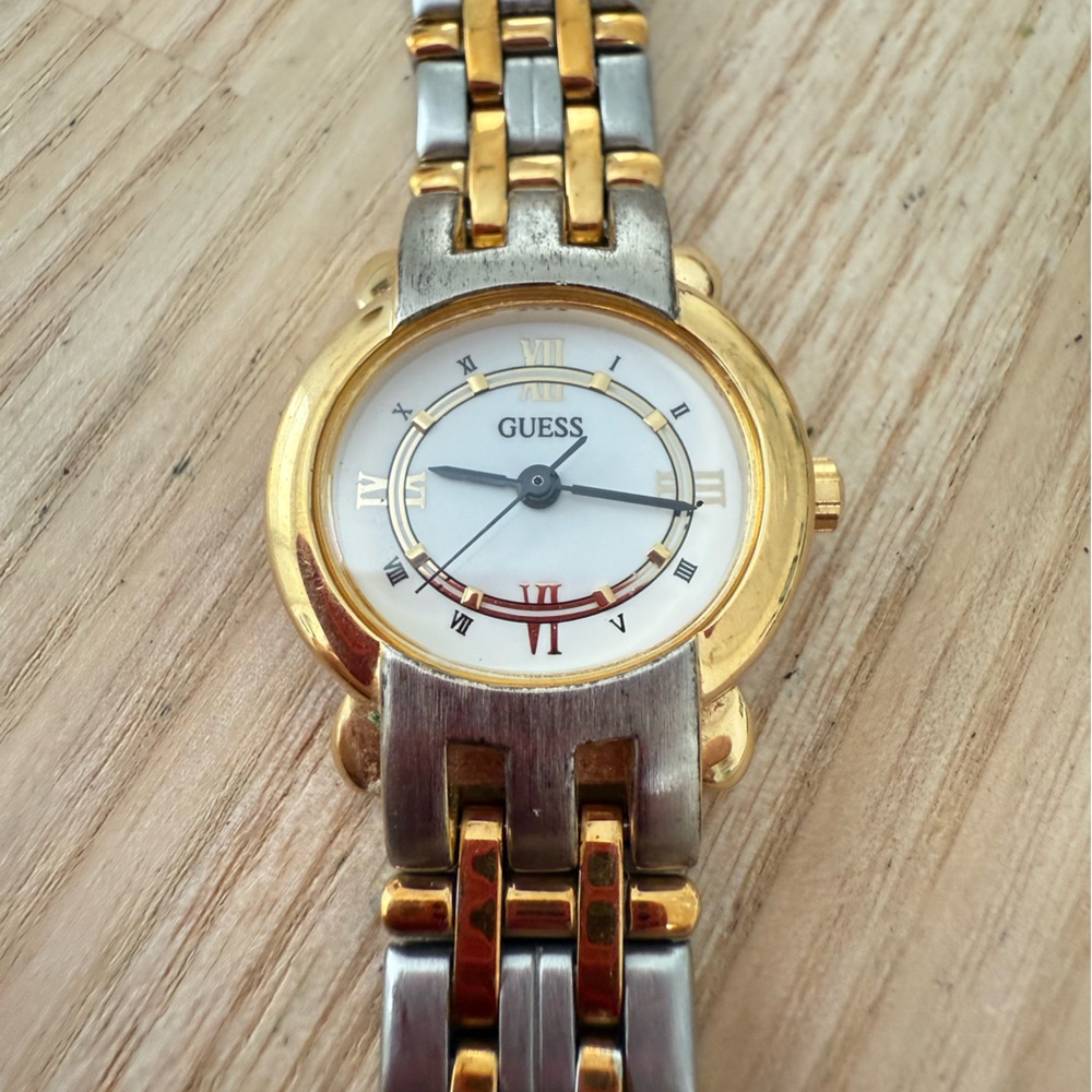 Guess ladies oval two toned classic dress watch NEW BATTERY